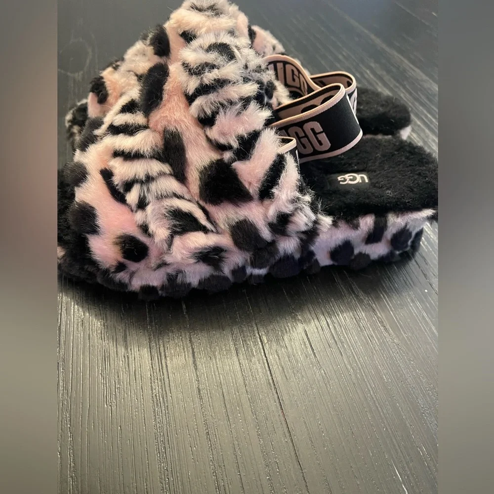 UGG Black and Pink Cozy Slippers Plush Comfort - Picture 7 of 10